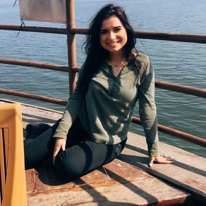 Meet your Posher, Claudia